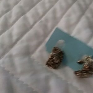 Earing s